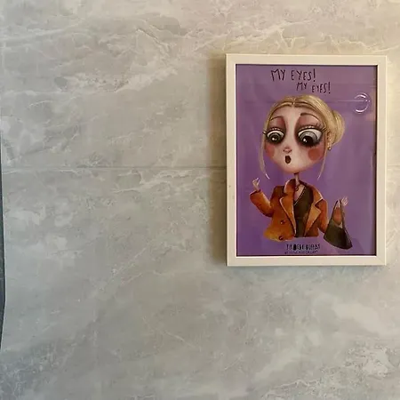 Maggie’s Art Apartment *